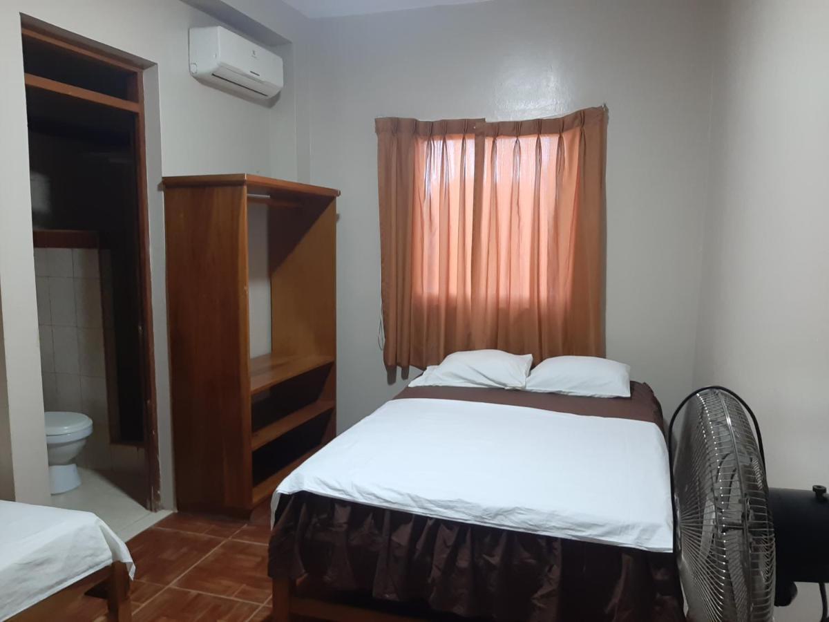 Hospedaje El Emperador Hotel ปูคาลปา ภายนอก รูปภาพ