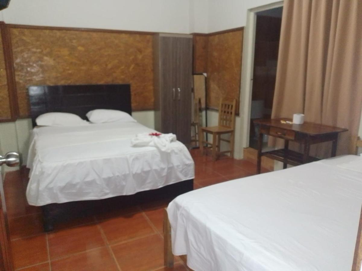 Hospedaje El Emperador Hotel ปูคาลปา ภายนอก รูปภาพ