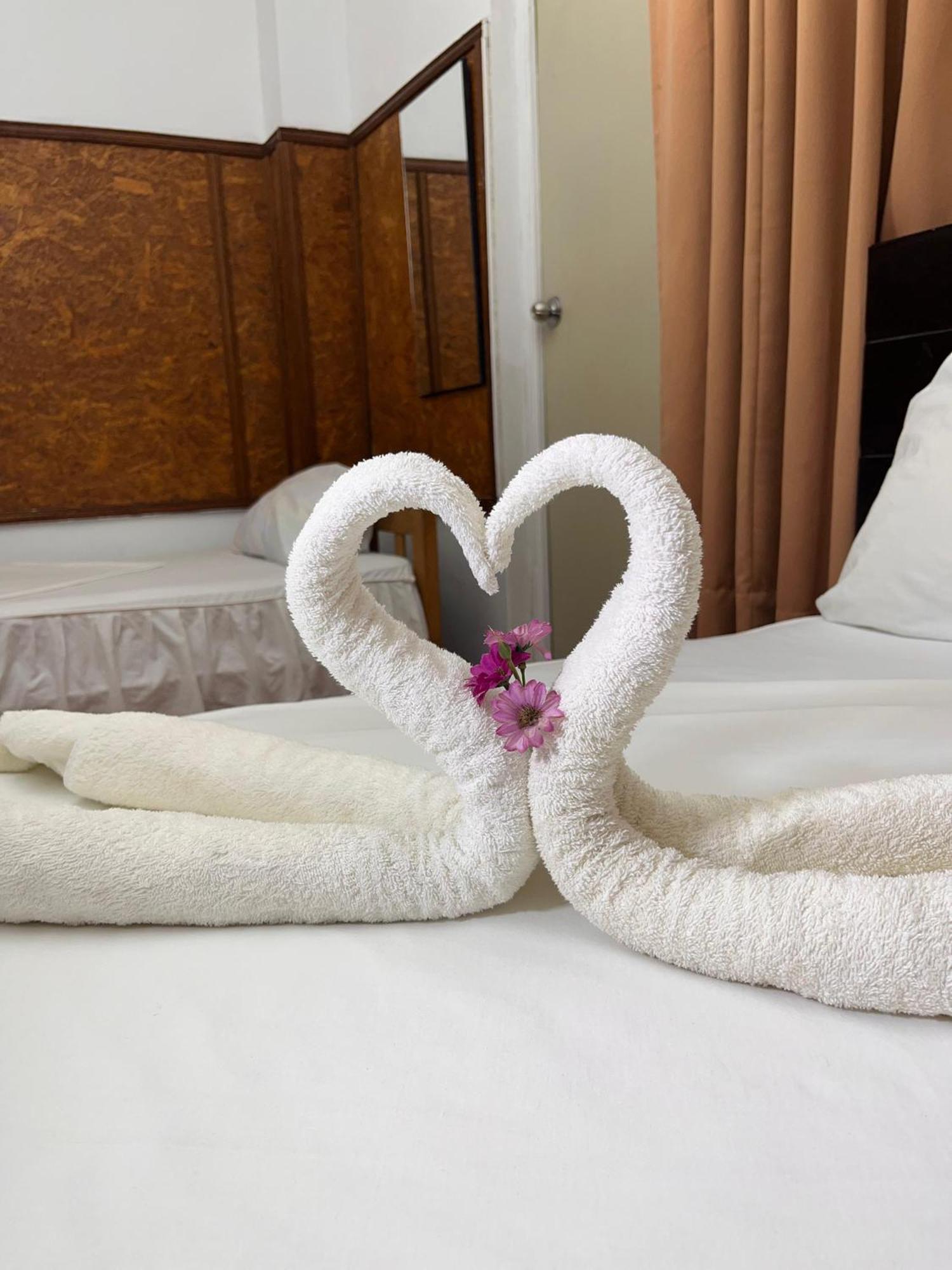 Hospedaje El Emperador Hotel ปูคาลปา ภายนอก รูปภาพ
