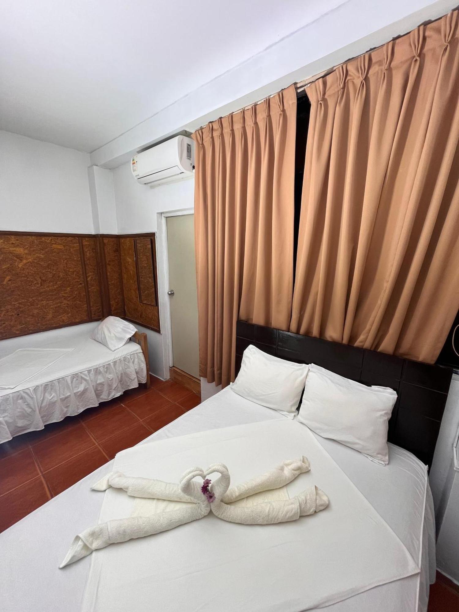 Hospedaje El Emperador Hotel ปูคาลปา ภายนอก รูปภาพ