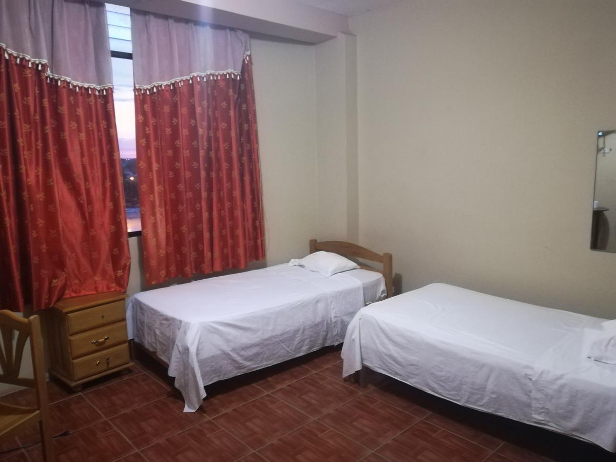 Hospedaje El Emperador Hotel ปูคาลปา ภายนอก รูปภาพ